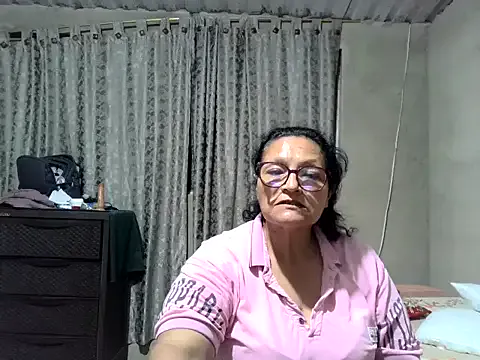 _Cristal from StripChat is Freechat