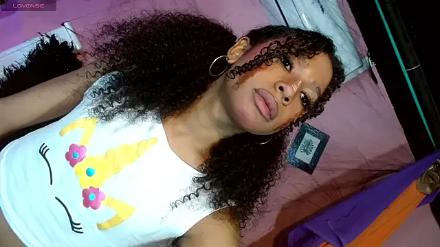 _IsabellaRousse from StripChat is Freechat