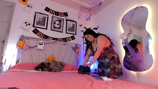 _JustXFriends_ from StripChat is Freechat