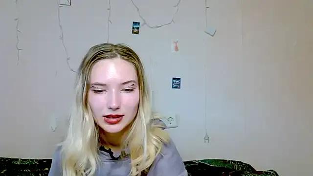 _kikiclark__ from StripChat is Freechat