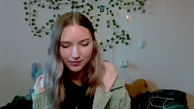 _kikiclark__ from StripChat