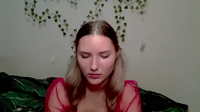 _kikiclark__ from StripChat