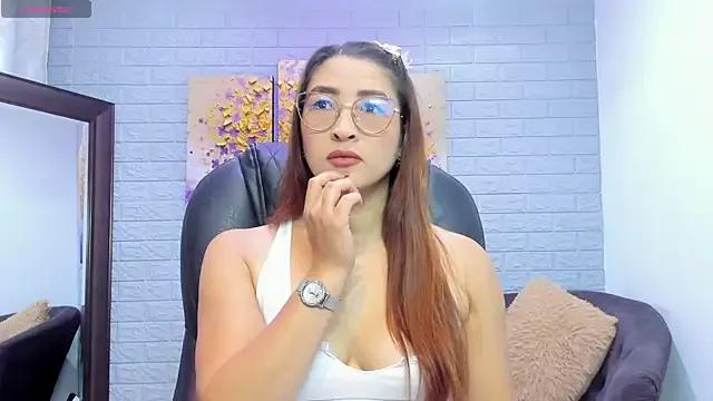 _LaraMom_ from StripChat is Freechat