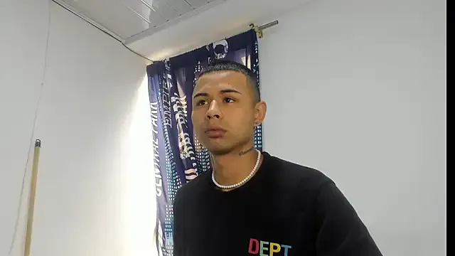 _Logan_Colton_ from StripChat is Freechat