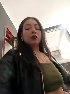 _Luna-1 from StripChat is Freechat