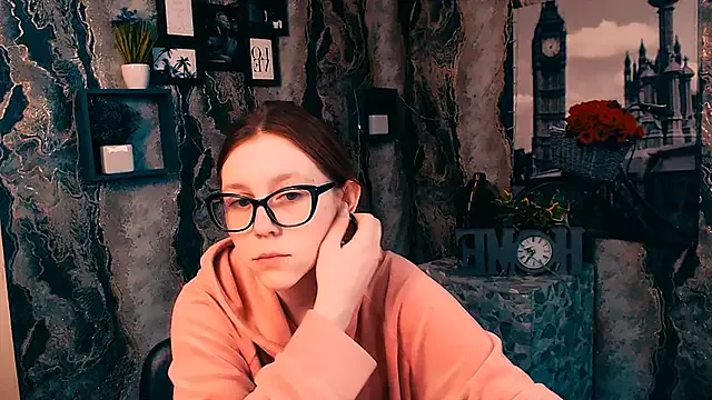 _MiraGold_ from StripChat is Freechat