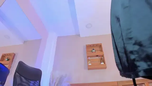 _miss_mia from StripChat is Freechat