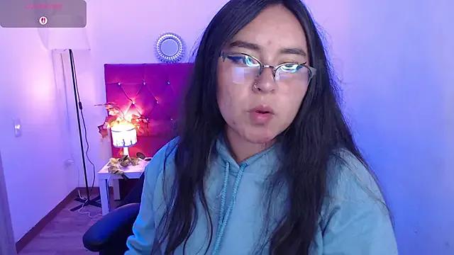 _MissMegann from StripChat is Freechat