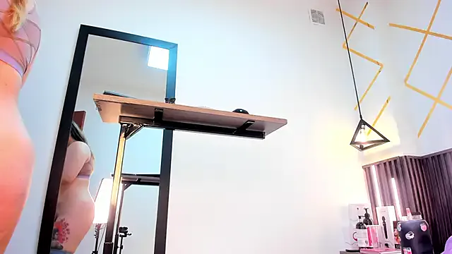 Girls: try live performances with matured performers, from dancing to quirks, in a variety of beautiful sex cams.