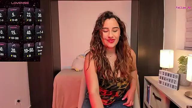 _Sara_london_ from StripChat is Freechat