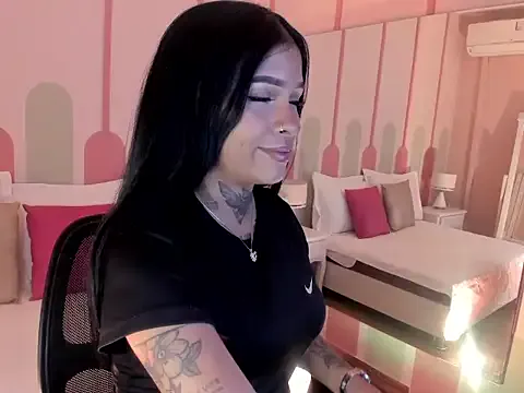 _Sharloth_ from StripChat is Freechat