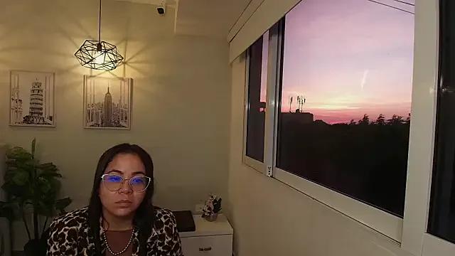 _Victoria_Collins from StripChat is Freechat