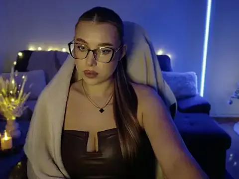 _your_Tessa_ from StripChat is Freechat