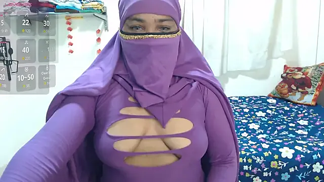 Aaliyah_brown from StripChat is Freechat