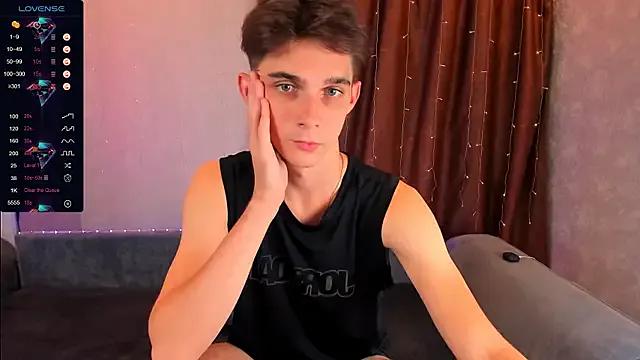 Aaron_Boom from StripChat