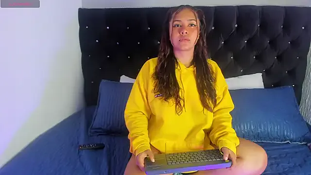 Abella_bunny from StripChat is Freechat