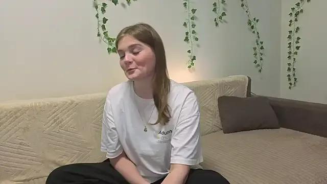 AddieRozo from StripChat is Freechat