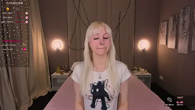 AdeleSilver from StripChat is Freechat