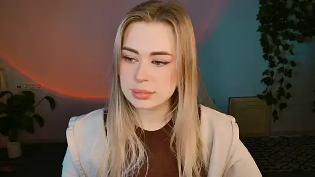 AdelLoyss from StripChat is Freechat