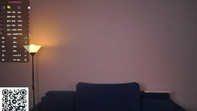 AdrianaCoenen from StripChat is Freechat