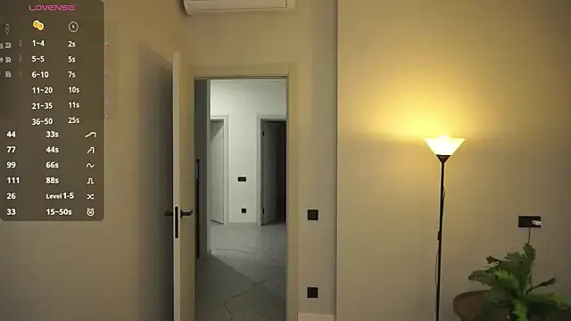 AdrianaCoenen from StripChat is Freechat