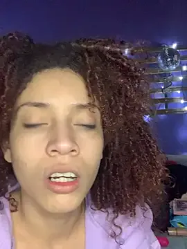 Adrianita-Fox from StripChat is Freechat