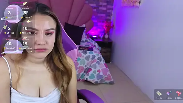 Adrimaretti from StripChat is Freechat