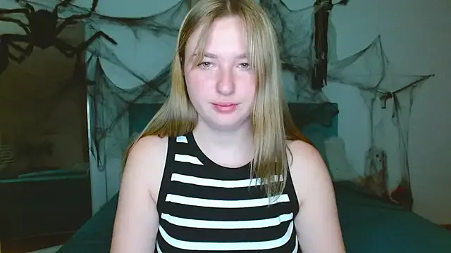 Ailissa__fox from StripChat is Freechat