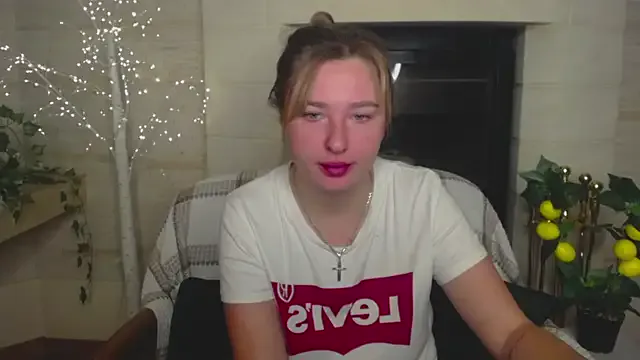 Ailissa__fox from StripChat is Freechat