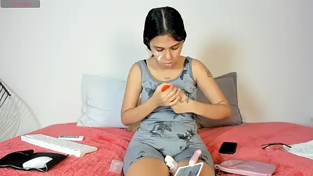 Ainoa_Pink from StripChat is Freechat