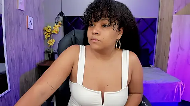 Aisha_Linh from StripChat is Freechat