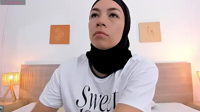 aisha_vs from StripChat is Freechat