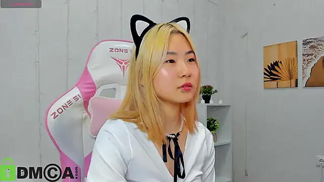 Aisi_18 from StripChat