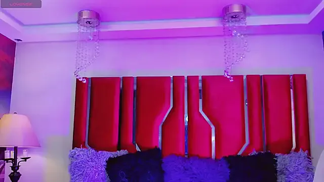 AithanaBlaze from StripChat is Freechat