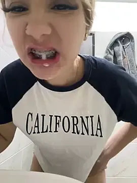 Girls: try live performances with matured performers, from dancing to quirks, in a variety of beautiful sex cams.