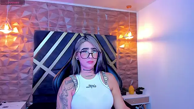 Alahia_Dangelo from StripChat