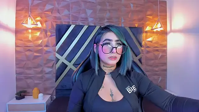 Alahia_Dangelo from StripChat