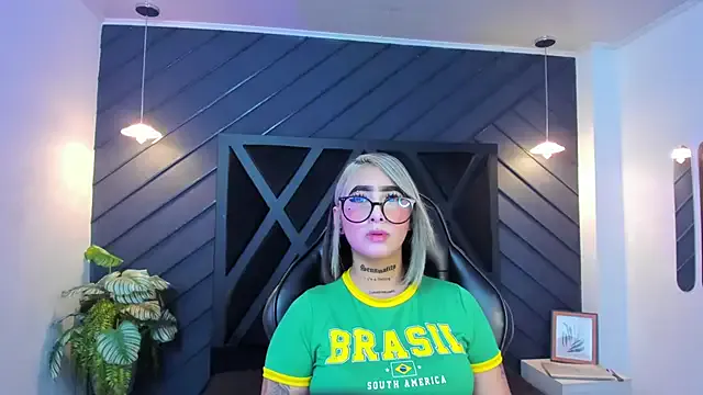 Alahia_Dangelo from StripChat