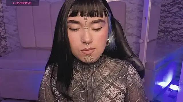 alana18_v from StripChat is Freechat