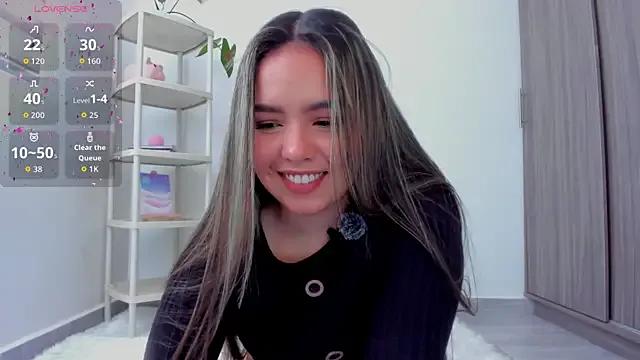 Alana_Banana_ from StripChat is Freechat