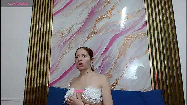 alana_lomeli from StripChat is Freechat