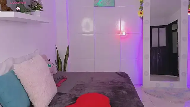 AlanaaJohnson from StripChat is Freechat