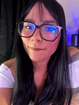 AlannaDollx from StripChat is Freechat