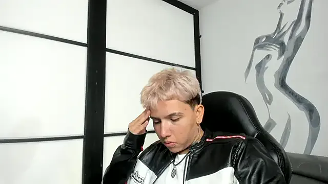 AlanRed_ from StripChat