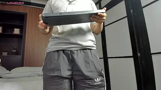 AlanRed_ from StripChat