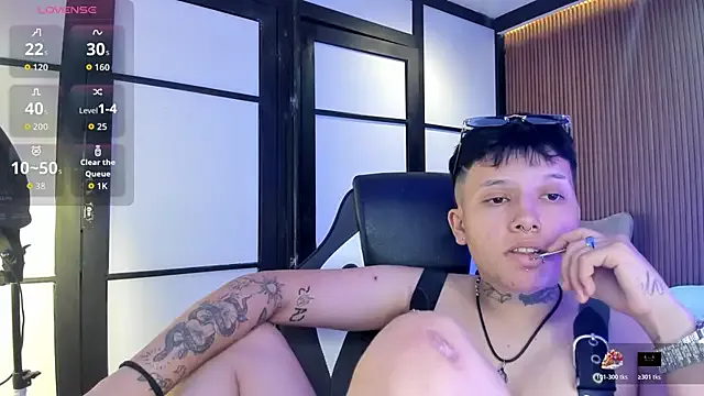 AlanRed_ from StripChat