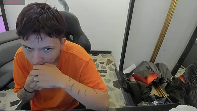 AlanRed_ from StripChat