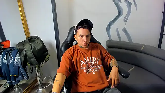 AlanRed_ from StripChat