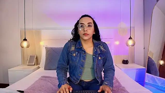 alehia_cute from StripChat is Freechat