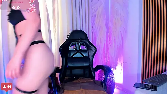 alejagarcia_ from StripChat is Freechat